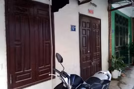 Trong tay 130 triệu, vợ chồng trẻ mua đất Hà Nội chờ ngày xây nhà