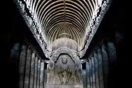 Ngôi đền cổ chạm khắc từ một khối đá khổng lồ ở Ấn Độ