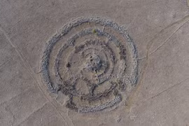 Khó giải 7 vòng tròn đá xuất hiện rải rác khắp thế giới