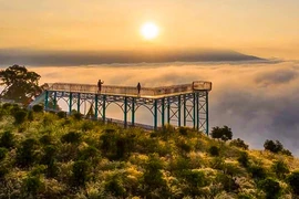 Khám phá "vịnh Hạ Long của Tây Nguyên" hồ Tà Đùng