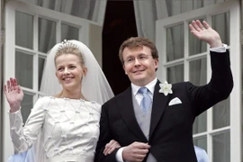 Các hoàng tử phá vỡ quy tắc hoàng gia, từ bỏ ngôi báu 