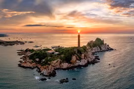 Khám phá 7 ngọn hải đăng nổi tiếng, "đẹp mê hồn" của Việt Nam