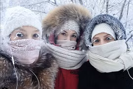 Khám phá ngôi làng lạnh nhất thế giới lại hiếm hoi ánh sáng 