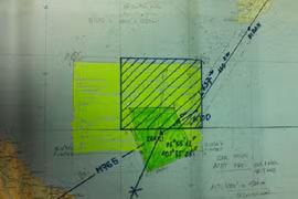 Cứu hộ VN tiếp cận vết dầu loang nghi máy bay Malaysia rơi