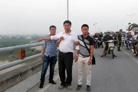 BS Cát Tường không ném xác nạn nhân xuống sông Hồng?