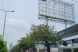 TP HCM: Quảng cáo ngoài trời sai phạm, biến tướng hiểm họa khó lường