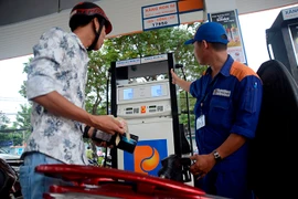 Bất ngờ xăng tăng giá “khủng” lần thứ 2 trong tháng 8 