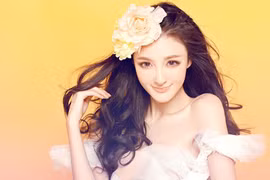 Giải mã thân hình bốc lửa của “thánh nữ đào tiên” xứ tỷ dân