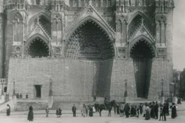 'Phép lạ' nào khiến bam đạn tránh xa nhà thờ Đức Bà 700 năm tuổi?