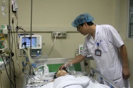 Truyền 2 lít máu cứu một phụ nữ tai nạn vỡ tim, sốc đa chấn thương 