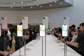 iPhone 15 trình làng: Giá hàng “chợ đen” với chính hãng?