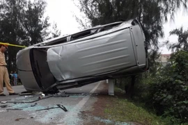 Nguyên nhân nào khiến ô tô dễ bị lật?