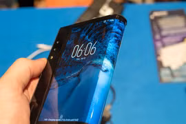 Hình ảnh smartphone gập đầu tiên sắp được Google mở bán