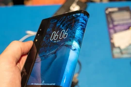 Hình ảnh smartphone gập đầu tiên sắp được Google mở bán