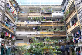 Cuộc sống ngột ngạt trong khu tập thể cũ ở Hà Nội