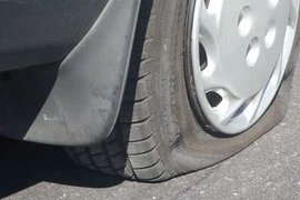 6 lưu ý phòng tránh nổ lốp ô tô khi thời tiết nắng nóng