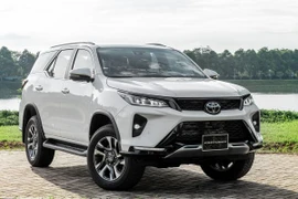 Toyota Fortuner giảm sâu lên tới 150 triệu đồng