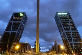 7 tòa nhà nghiêng độc đáo trên thế giới