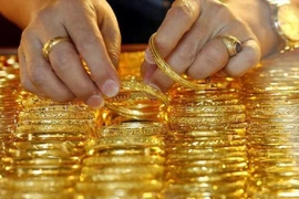 Giá vàng hôm nay 12/4: Vàng SJC trụ vững mốc 67 triệu đồng/ lượng