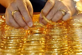 Giá vàng hôm nay 12/4: Vàng SJC trụ vững mốc 67 triệu đồng/ lượng