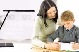 Tiêu chí chọn đèn học để bảo vệ đôi mắt cho trẻ