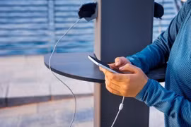Rủi ro bảo mật khi sạc pin smartphone ở những nơi công cộng