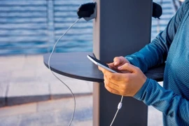 Rủi ro bảo mật khi sạc pin smartphone ở những nơi công cộng