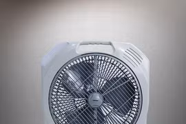 Kinh nghiệm chọn mua quạt tích điện phù hợp với gia đình