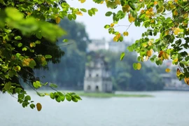 Thời tiết cuối tuần: Miền Bắc ấm hơn, lại chuẩn bị đón nồm ẩm?