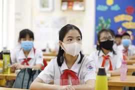 Sở GD&ĐT Hà Nội khuyến khích học sinh đeo khẩu trang từ nhà đến trường