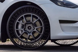 Lốp không cần hơi: Cứng chắc như titan, đàn hồi như cao su