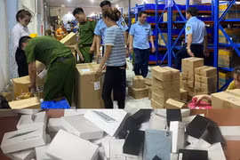 Tạm giữ lô hàng điện tử nghi nhập lậu lớn nhất Bắc Ninh