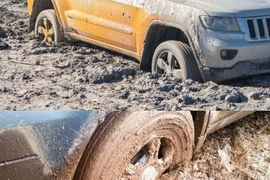 Mẹo xử lý ô tô bị sa lầy mùa mưa bão đơn giản, hiệu quả