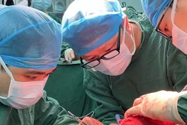 Tưởng đau bụng vì dạ dày ai ngờ phát hiện u gan “khủng“