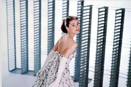 “Tượng đài sắc đẹp” Audrey Hepburn luôn tỏa sáng nhờ mẹo đơn giản này