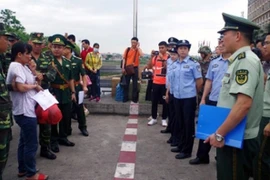 Hai cô gái sinh đôi bị bạn của mẹ lừa bán sang Trung Quốc làm vợ người khác