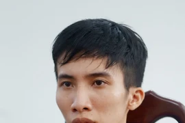 Nam thanh niên giả cảnh sát đến tận nhà nhận tiền chạy án