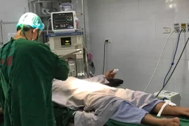 Người đàn ông 32 tuổi "gãy súng", biến dạng "cậu nhỏ" vì thủ dâm