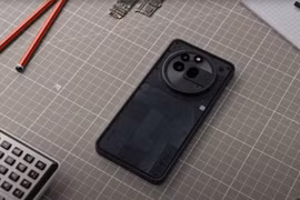 Cận cảnh Nothing Phone 3a Pro giá rẻ, siêu khỏe, thiết kế có một không hai