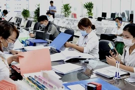 Thêm bốn nhóm được hưởng chính sách nghỉ hưu trước tuổi khi tinh giản