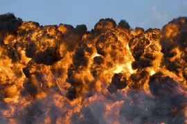 Thử nghiệm bom hydro phi hạt nhân đầu tiên nguy hiểm ra sao?