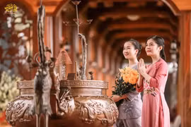 Đi lễ đầu năm, vào đền hay chùa trước, cần chuẩn bị những gì?