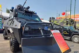 Đã mắt với khí tài quân sự trưng bày tại Đà Nẵng