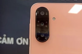 Vua smartphone tầm trung của Samsung lên kệ tại Việt Nam, có đáng mua? 