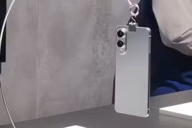 Lộ diện Galaxy S25 Edge siêu mỏng, có “trâu bò” như S25 Ultra?