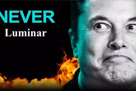 Thử thách tính năng tự lái trên xe Tesla, Youtuber "ngậm ngùi" nhận kết đắng 