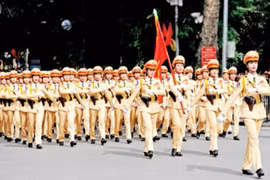 Chuyện khổ luyện của những bóng hồng diễu binh ngày Quốc Khánh 2/9