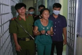 Bé trai 11 ngày tuổi bị đâm xuyên đầu: Thủ phạm là “bợm rượu”