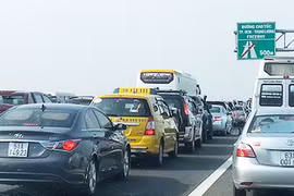 TP HCM: Đăng ký ôtô dưới 10 chỗ tăng 11 triệu đồng