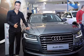 Danh thủ Công Vinh, ca sỹ Đông Nhi khuấy động gian hàng Audi
